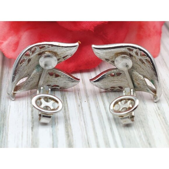 Cute Crown TRIFARI Silver Tone Vintage Leaf Clip On Earrings Brushed & Smooth 1" - Picture 5 of 9